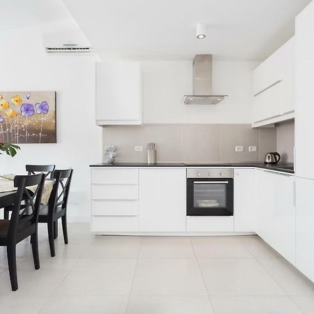 Apartment Eden Island Village Адехе Екстериор снимка