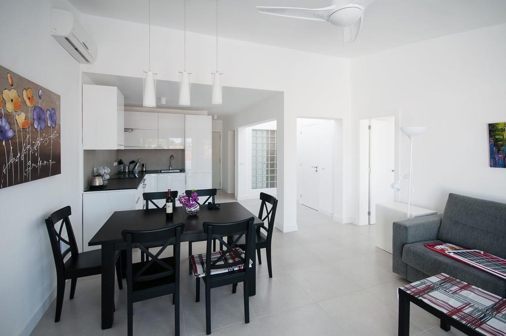 Apartment Eden Island Village Адехе Екстериор снимка