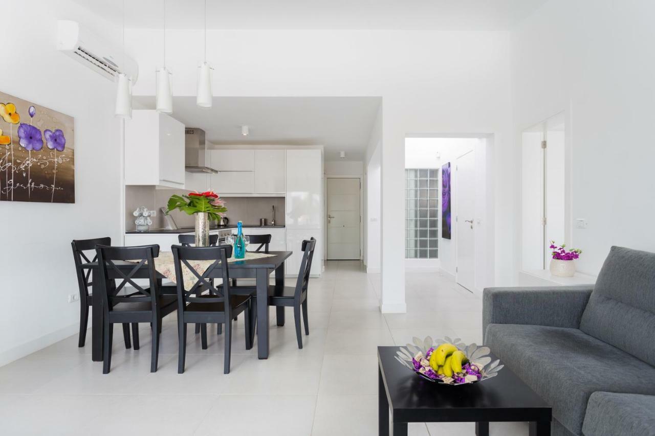Apartment Eden Island Village Адехе Екстериор снимка