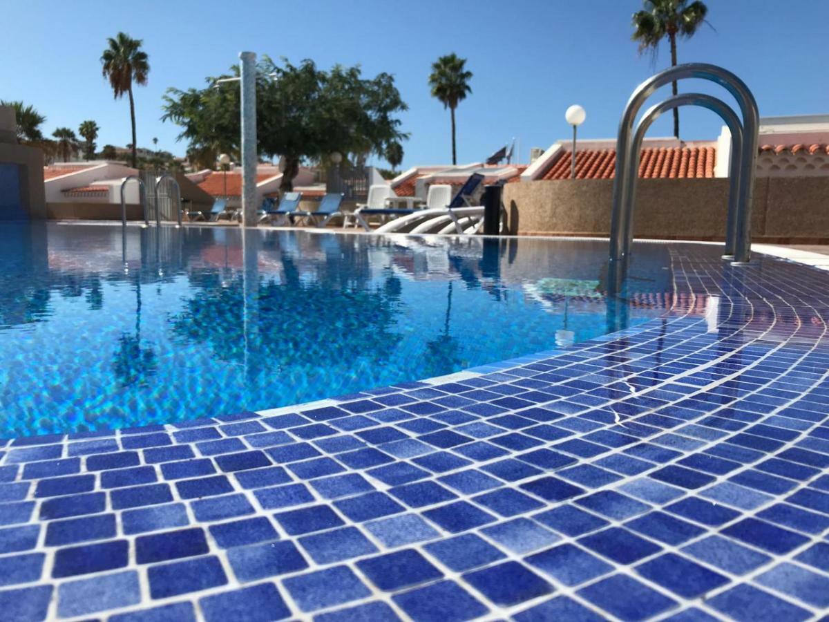 Apartment Eden Island Village Адехе Екстериор снимка