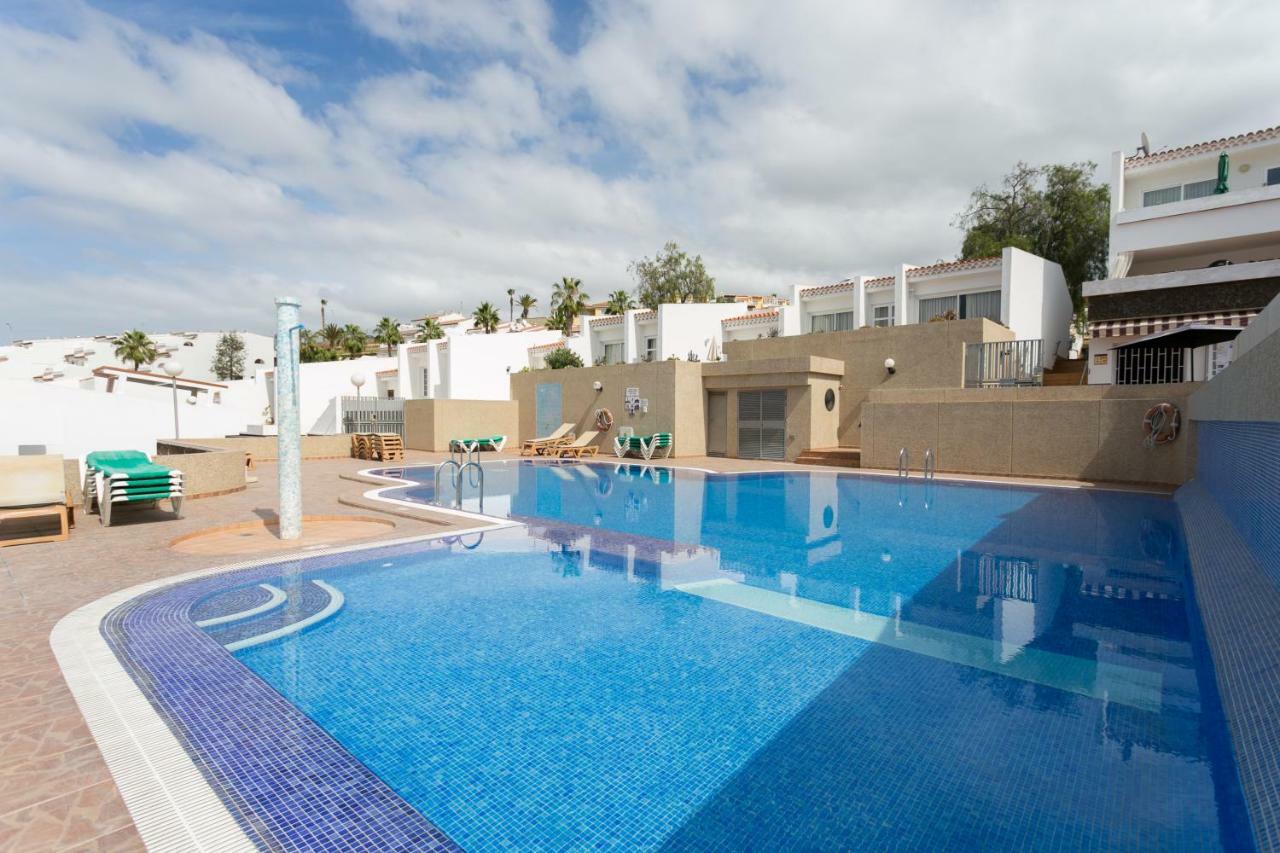 Apartment Eden Island Village Адехе Екстериор снимка