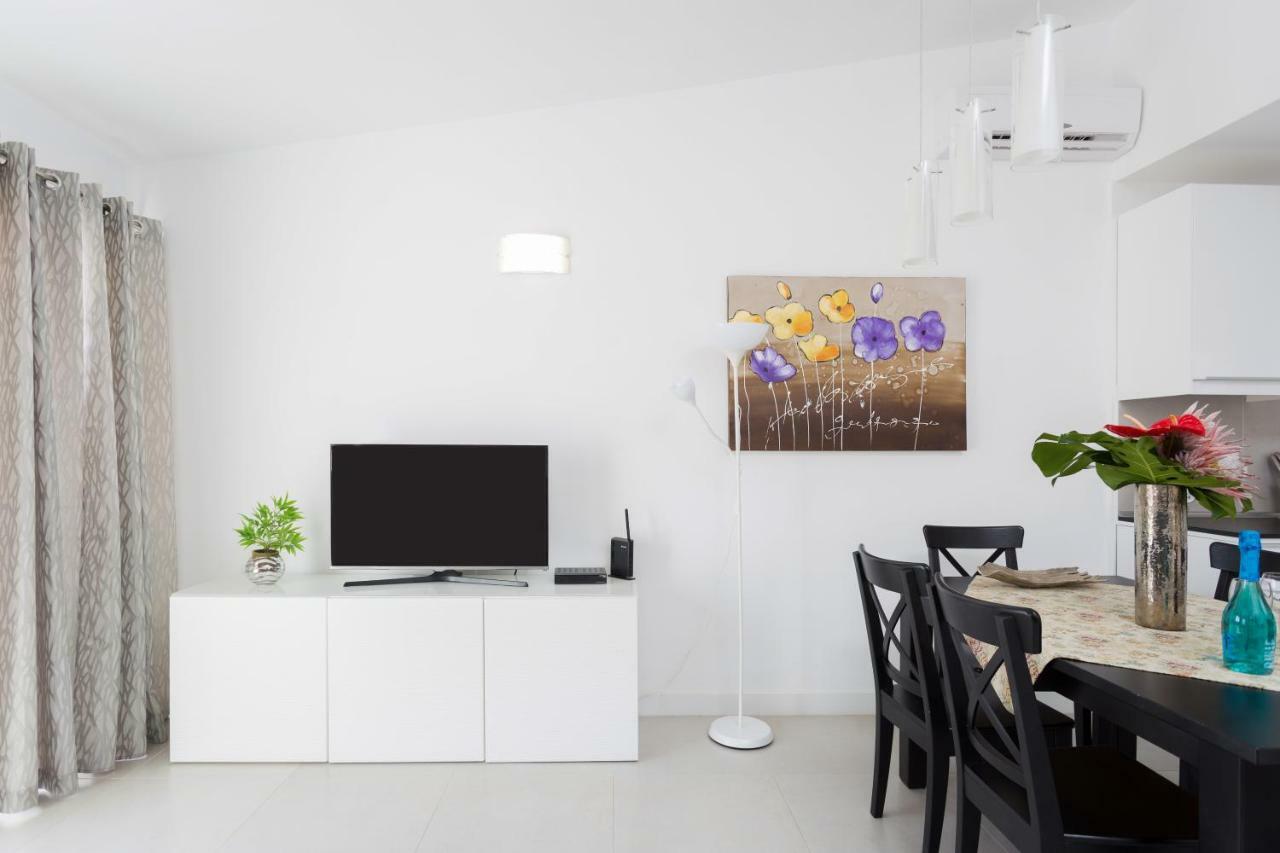 Apartment Eden Island Village Адехе Екстериор снимка