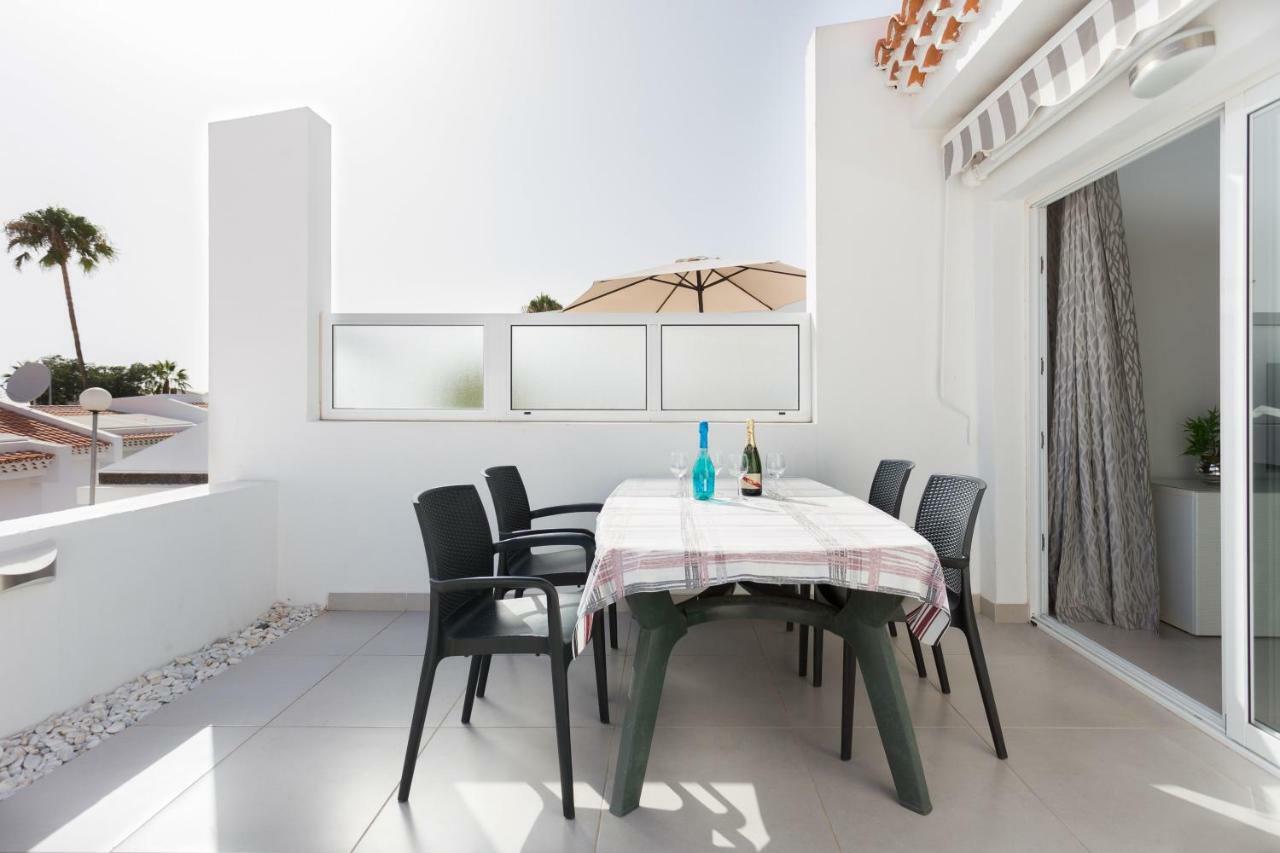 Apartment Eden Island Village Адехе Екстериор снимка